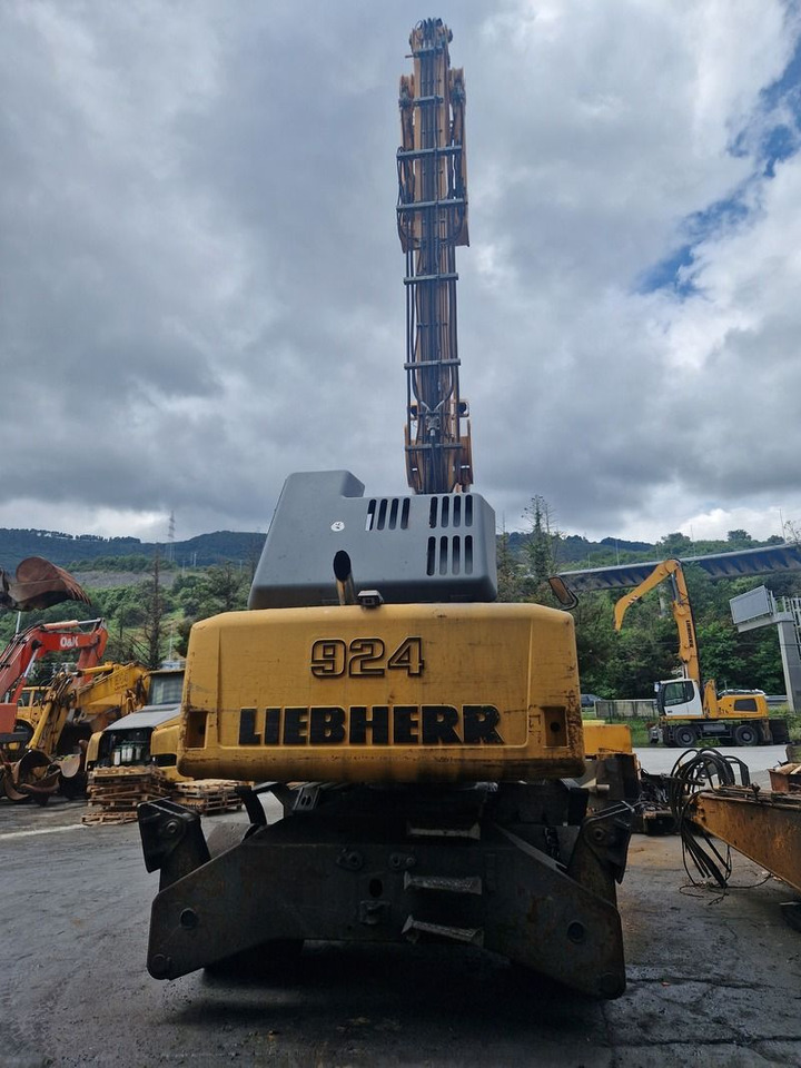 LIEBHERR A924C - Manipulador de materiales: foto 2 LIEBHERR A924C - Manipulador de materiales: foto 2