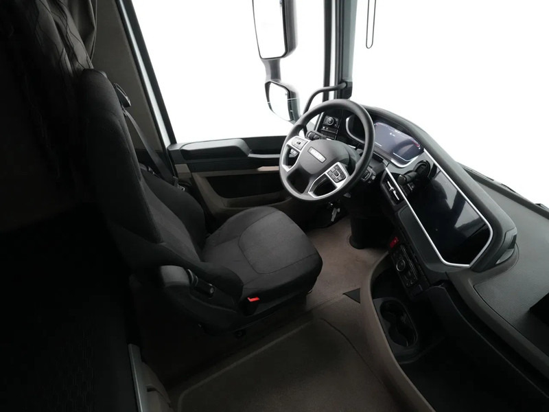 Foto del interior 1: Cabeza tractora DAF XG 480 FT 4x2, 2x Tanks