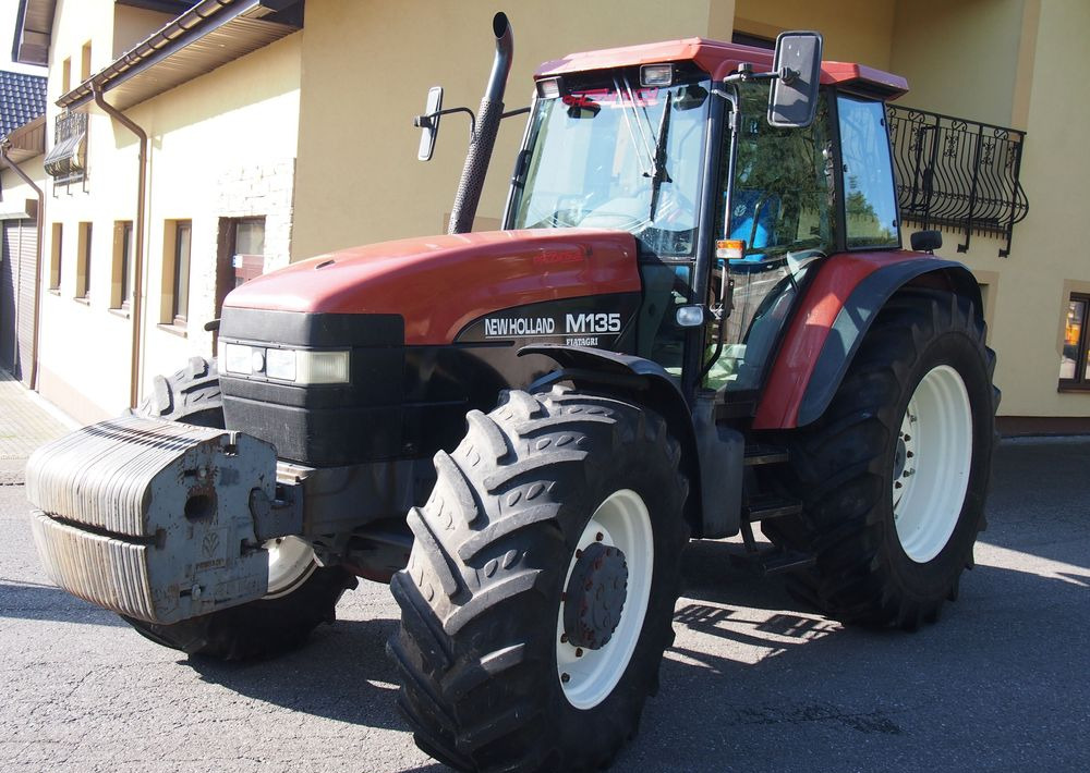 Ciągnik New Holland NH M 135 1998 NEW HOLLAND TM M135 - Tractor: foto 2 Ciągnik New Holland NH M 135 1998 NEW HOLLAND TM M135 - Tractor: foto 2