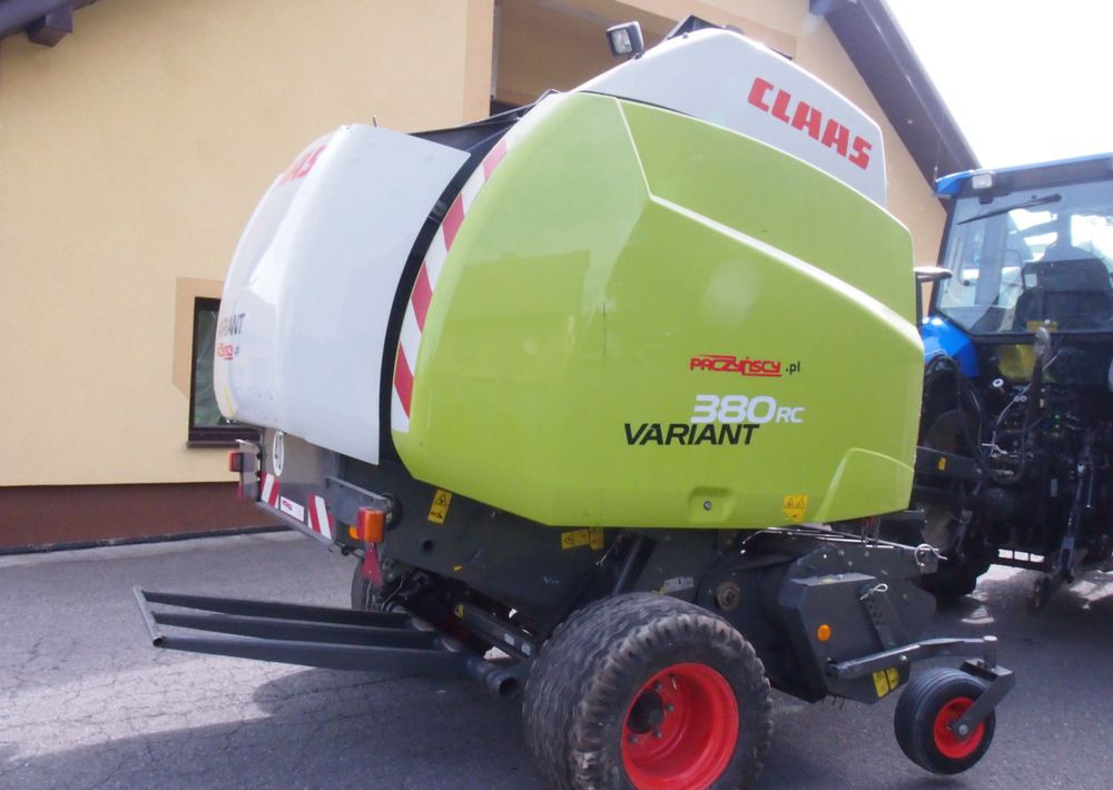Prasa Claas VARIANT 380 RC  2014 Prasa rolująca z nożami i opuszczana podłoga - Rotoempacadora: foto 1 Prasa Claas VARIANT 380 RC  2014 Prasa rolująca z nożami i opuszczana podłoga - Rotoempacadora: foto 1