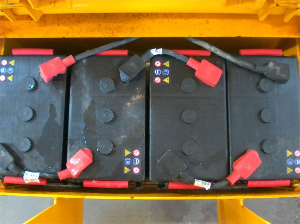 Haulotte Compact 12 - Plataforma de tijeras: foto 5 Haulotte Compact 12 - Plataforma de tijeras: foto 5