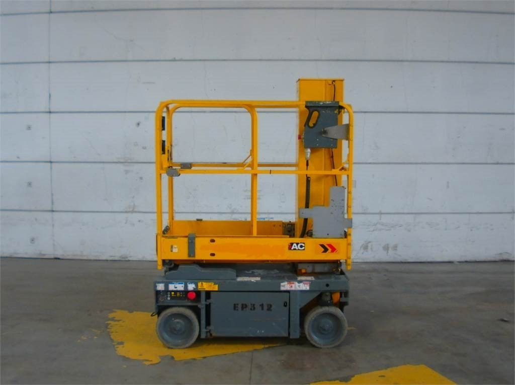 Haulotte STAR8S - Plataforma de mástil vertical: foto 1 Haulotte STAR8S - Plataforma de mástil vertical: foto 1