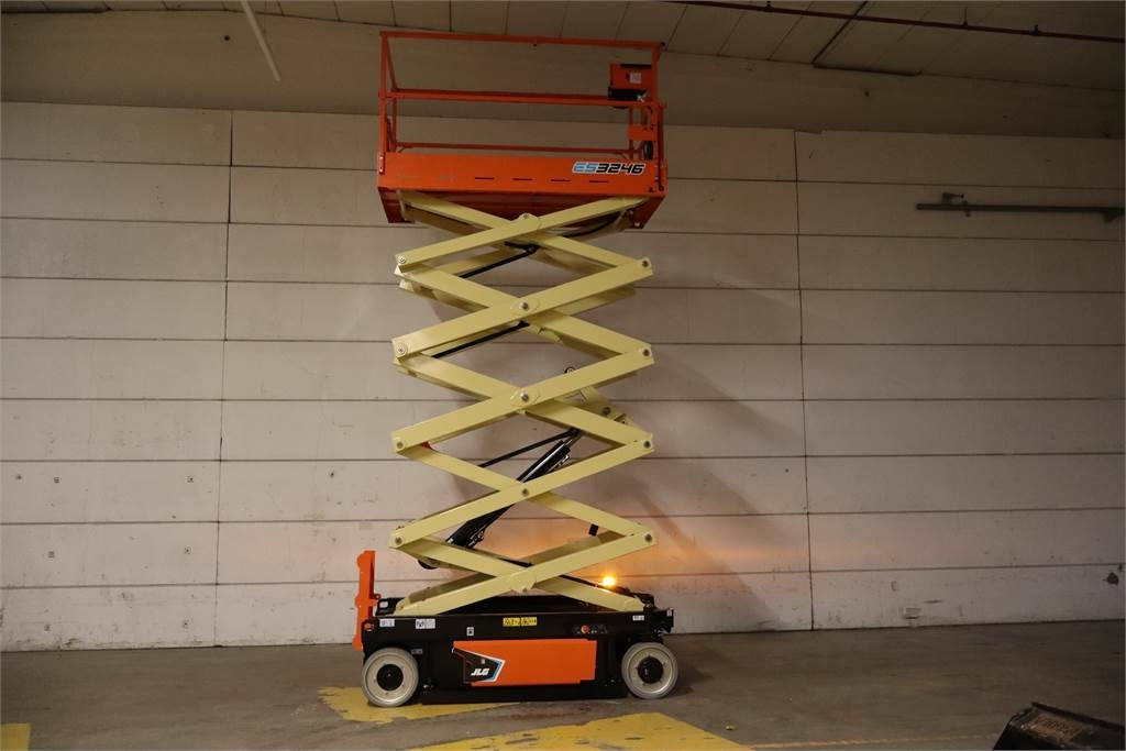 Plataforma de tijeras JLG 3246ES: foto 6