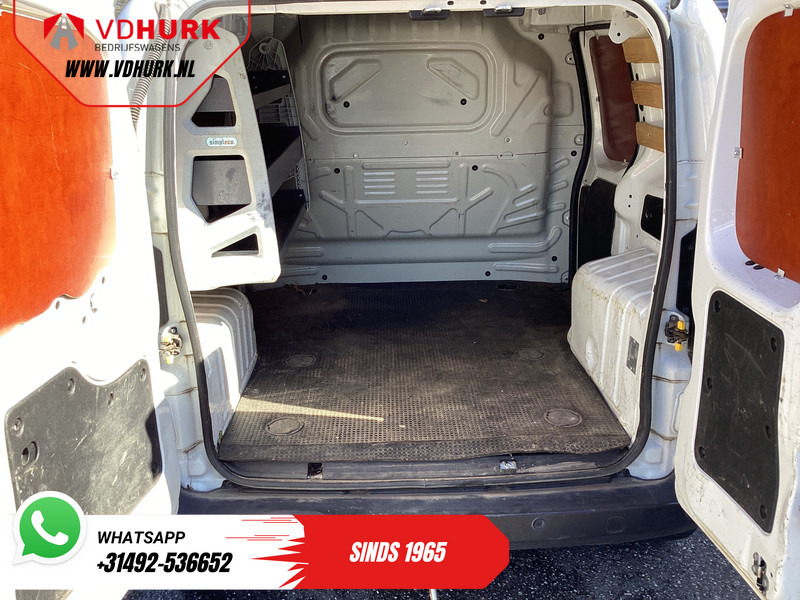 Fiat Fiorino 1.3 MJ 75 pk EXPORT APK 09-2026/ Airco/ Trekhaak/ Lichtbalk/ PDC - Furgoneta pequeña: foto 5 Fiat Fiorino 1.3 MJ 75 pk EXPORT APK 09-2026/ Airco/ Trekhaak/ Lichtbalk/ PDC - Furgoneta pequeña: foto 5
