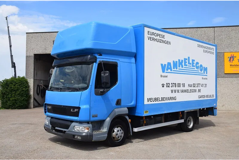 DAF LF 220 LF45 220 - Camión caja cerrada: foto 1 DAF LF 220 LF45 220 - Camión caja cerrada: foto 1