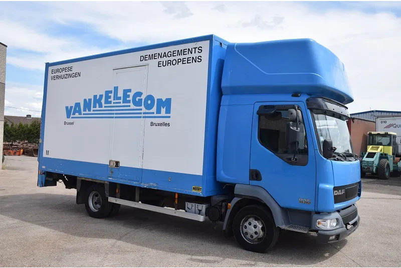 DAF LF 220 LF45 220 - Camión caja cerrada: foto 5 DAF LF 220 LF45 220 - Camión caja cerrada: foto 5