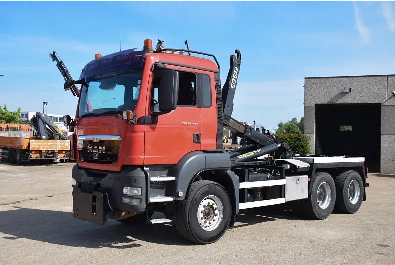 MAN TGS 33.440 - Camión multibasculante: foto 1 MAN TGS 33.440 - Camión multibasculante: foto 1