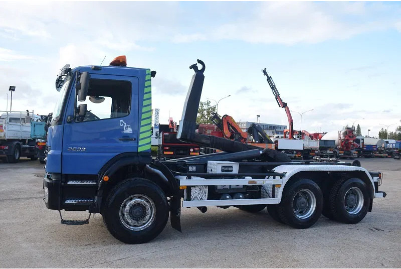 Mercedes-Benz Axor 2633 - Camión multibasculante: foto 3 Mercedes-Benz Axor 2633 - Camión multibasculante: foto 3