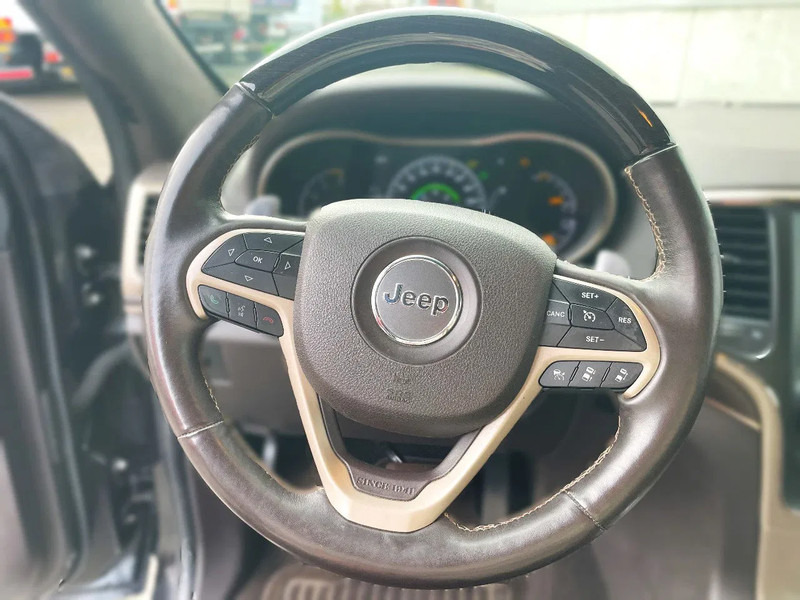 Jeep Grand Cherokee Jeep Grand Cherokee *Export*AHK 2,9t*zetelverw. voor-achter*elektr. zetels*adaptive cruise control - Coche: foto 5 Jeep Grand Cherokee Jeep Grand Cherokee *Export*AHK 2,9t*zetelverw. voor-achter*elektr. zetels*adaptive cruise control - Coche: foto 5