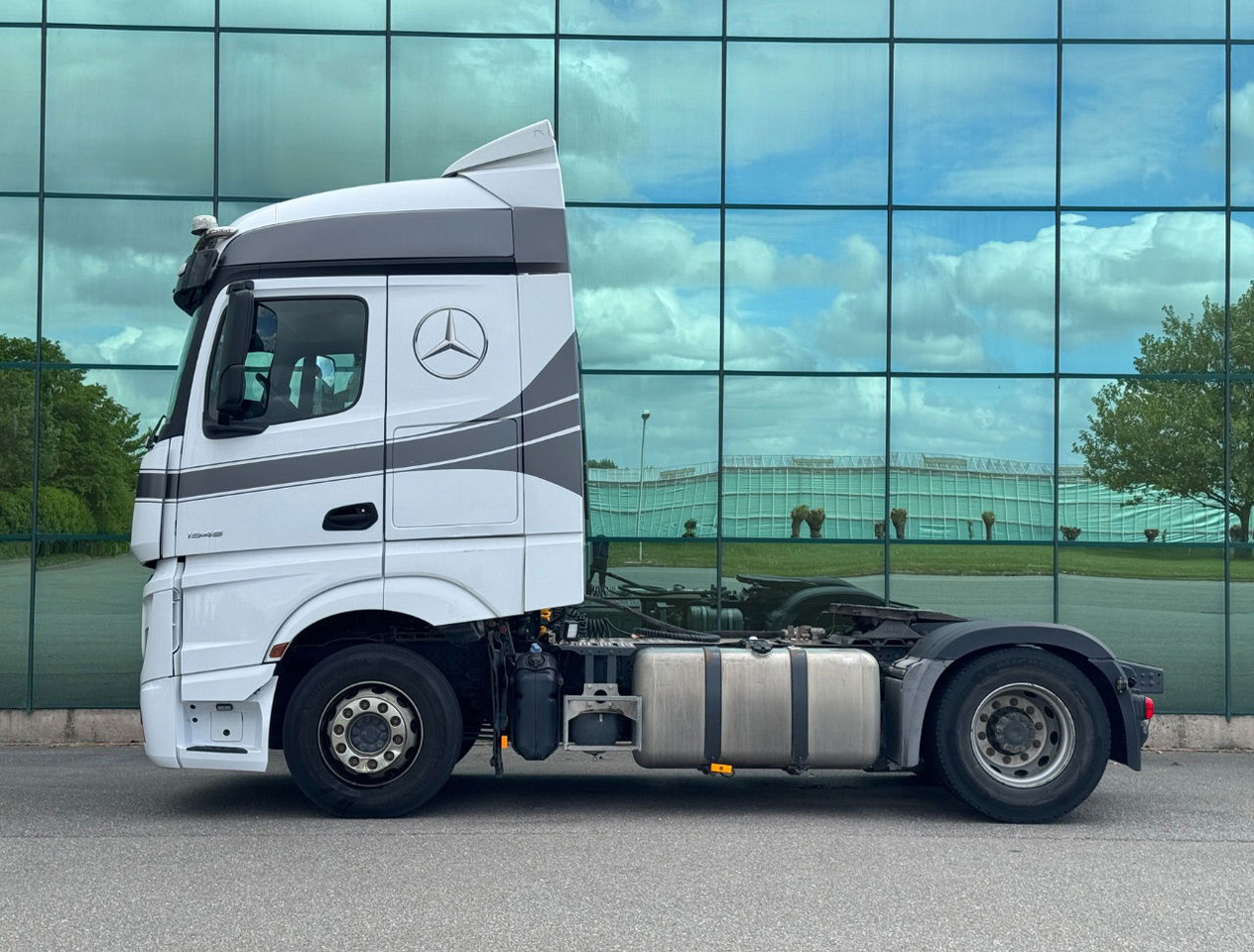 Mercedes-Benz Actros 1945 382.000 KM PTO + Hydraulics TOP Condition NL Truck - Cabeza tractora: foto 2 Mercedes-Benz Actros 1945 382.000 KM PTO + Hydraulics TOP Condition NL Truck - Cabeza tractora: foto 2