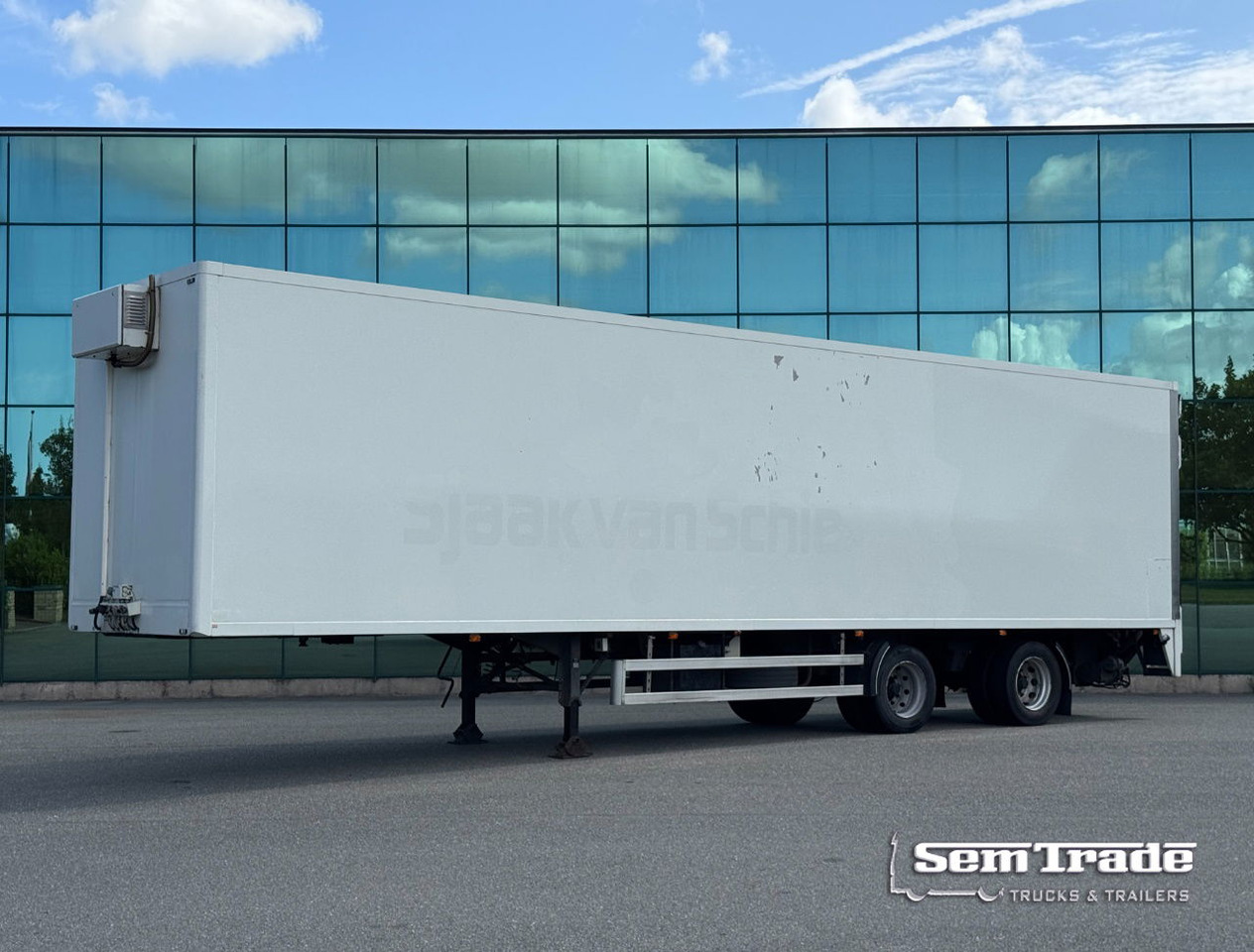 HTF 2-AS Heiwo 1240 x 250 x 272 CM Inwendig Stuuras Laadklep APK TOT 07-2026 - Semirremolque caja cerrada: foto 1 HTF 2-AS Heiwo 1240 x 250 x 272 CM Inwendig Stuuras Laadklep APK TOT 07-2026 - Semirremolque caja cerrada: foto 1