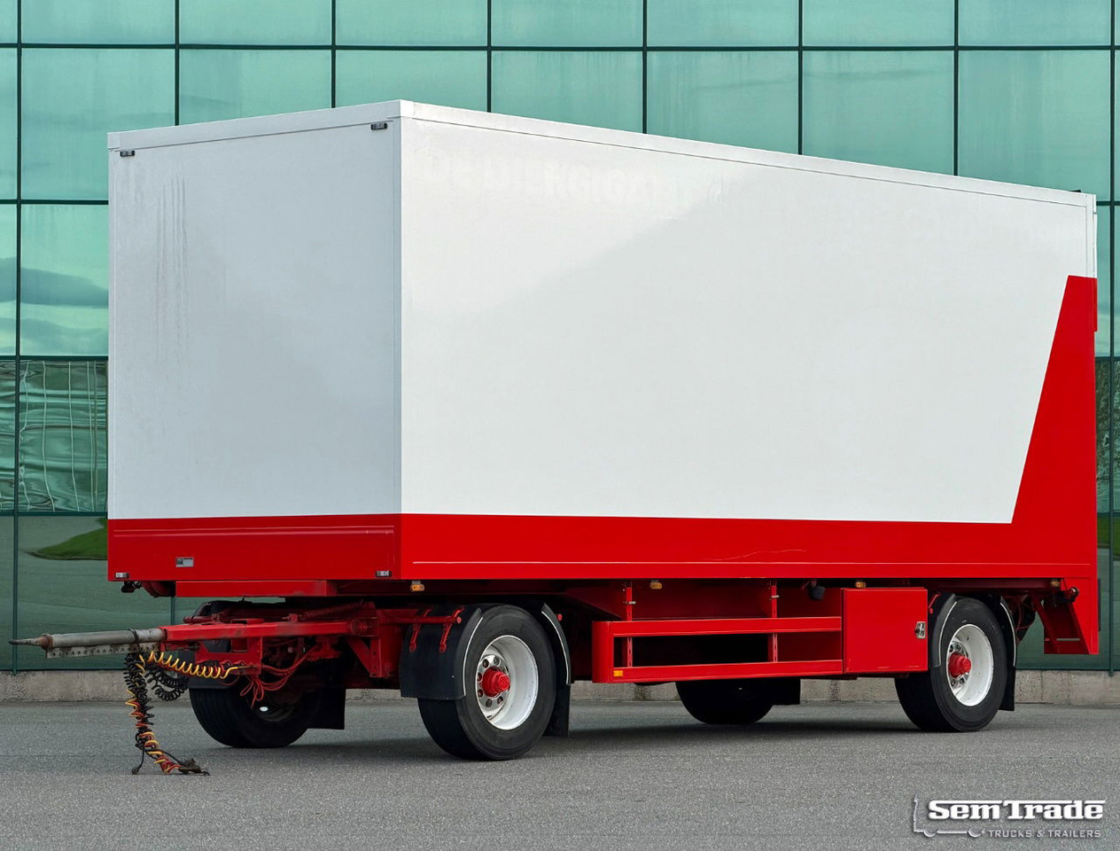 Heiwo Chassis + Isolated BOX 770x250x270 Inside Tail Lift Super Condition - Remolque caja cerrada: foto 1 Heiwo Chassis + Isolated BOX 770x250x270 Inside Tail Lift Super Condition - Remolque caja cerrada: foto 1