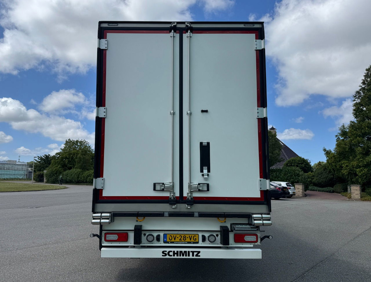Schmitz Cargobull SCBS3B Thermo King Avancer A-400 270 High NEW AND Unused 2x Lift Axles Flower Wide - Semirremolque frigorífico: foto 4 Schmitz Cargobull SCBS3B Thermo King Avancer A-400 270 High NEW AND Unused 2x Lift Axles Flower Wide - Semirremolque frigorífico: foto 4