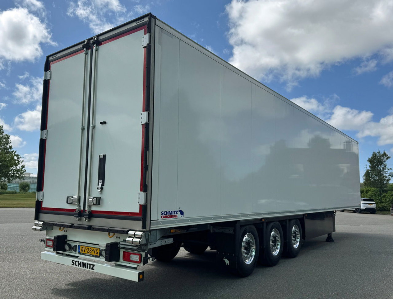 Schmitz Cargobull SCBS3B Thermo King Avancer A-400 270 High NEW AND Unused 2x Lift Axles Flower Wide - Semirremolque frigorífico: foto 5 Schmitz Cargobull SCBS3B Thermo King Avancer A-400 270 High NEW AND Unused 2x Lift Axles Flower Wide - Semirremolque frigorífico: foto 5