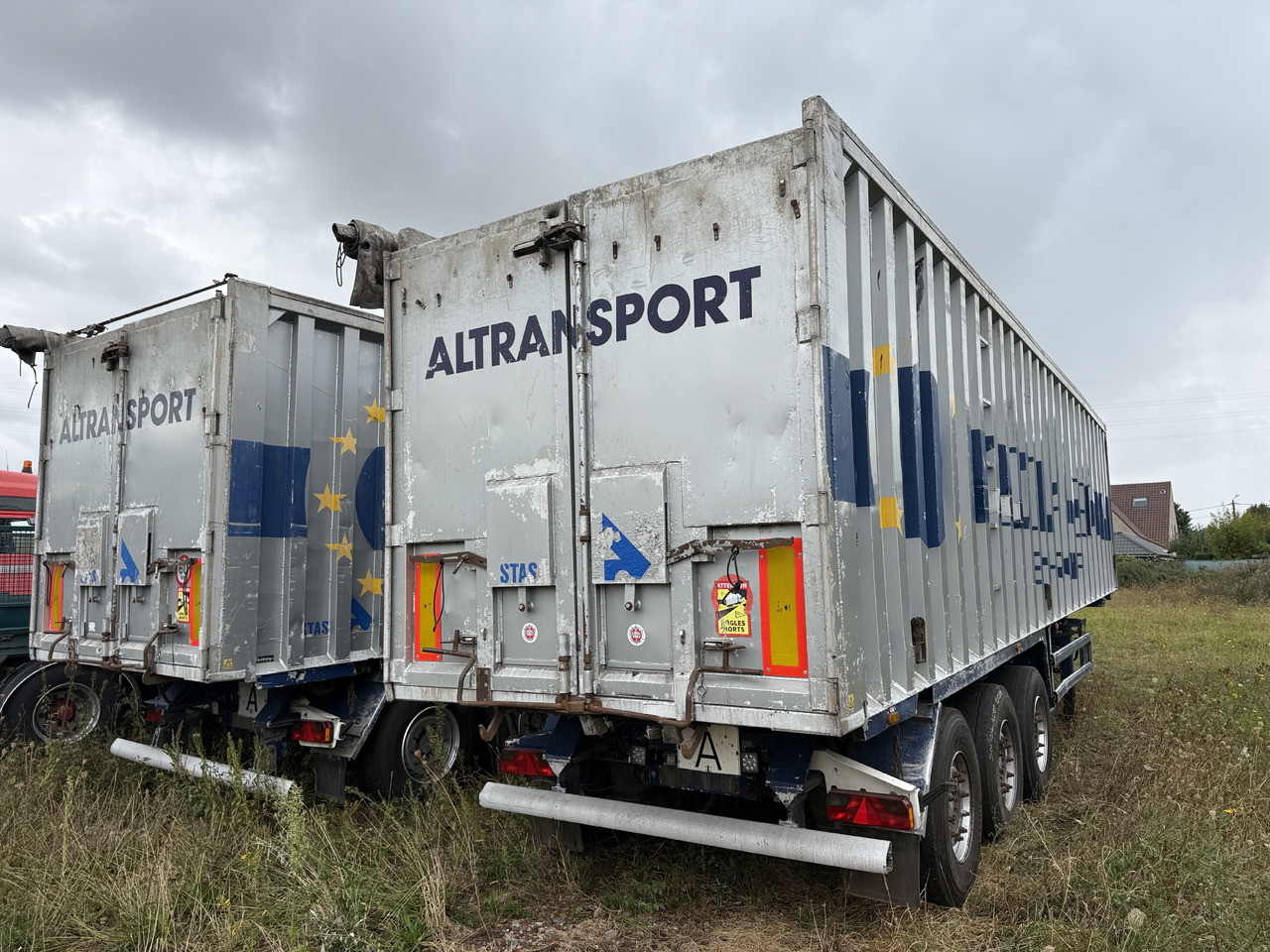 STAS 67m3 ADR classes EX II. FL. OX. AT - Semirremolque volquete: foto 2 STAS 67m3 ADR classes EX II. FL. OX. AT - Semirremolque volquete: foto 2