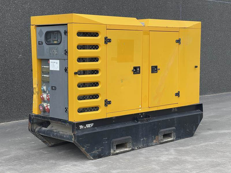 SDMO R 110 C 3 - Generador industriale: foto 1 SDMO R 110 C 3 - Generador industriale: foto 1
