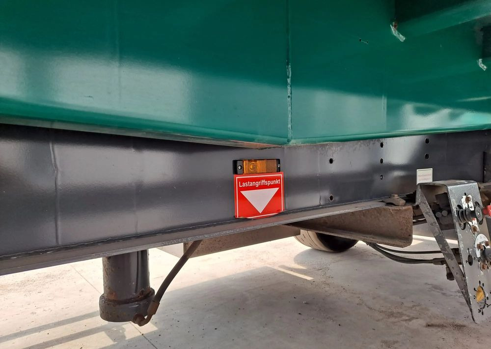 Kempf Wywrot do przewozu zrebek i drzewa przyczepa - Remolque volquete: foto 1 Kempf Wywrot do przewozu zrebek i drzewa przyczepa - Remolque volquete: foto 1