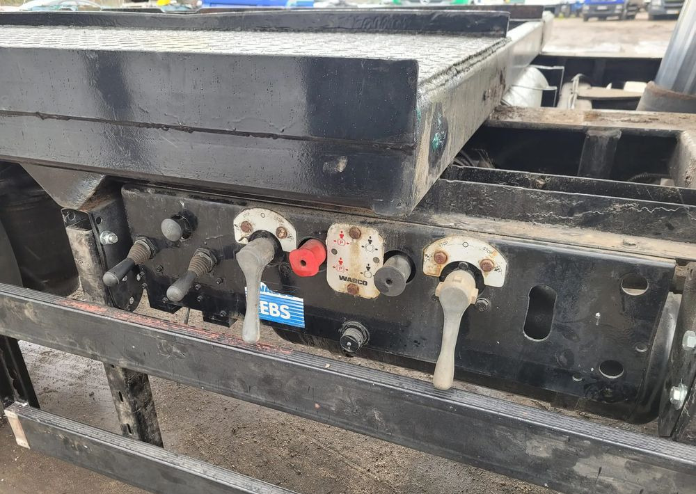 Krone Przyczepa wywrotka 3 osie wywrot - Remolque volquete: foto 5 Krone Przyczepa wywrotka 3 osie wywrot - Remolque volquete: foto 5