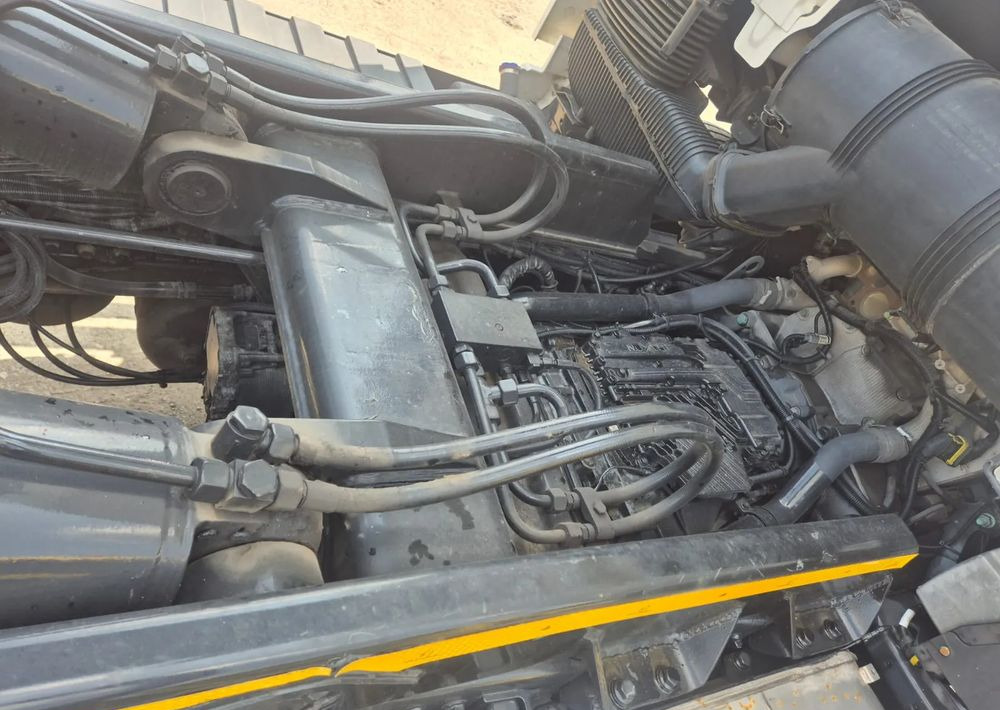 Camión multibasculante MAN TGX 26-460 oś skrętna Hakowiec: foto 8