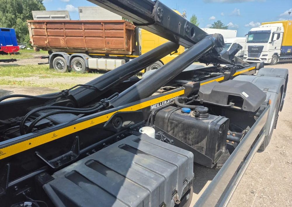 Camión multibasculante MAN TGX 26-460 oś skrętna Hakowiec: foto 7