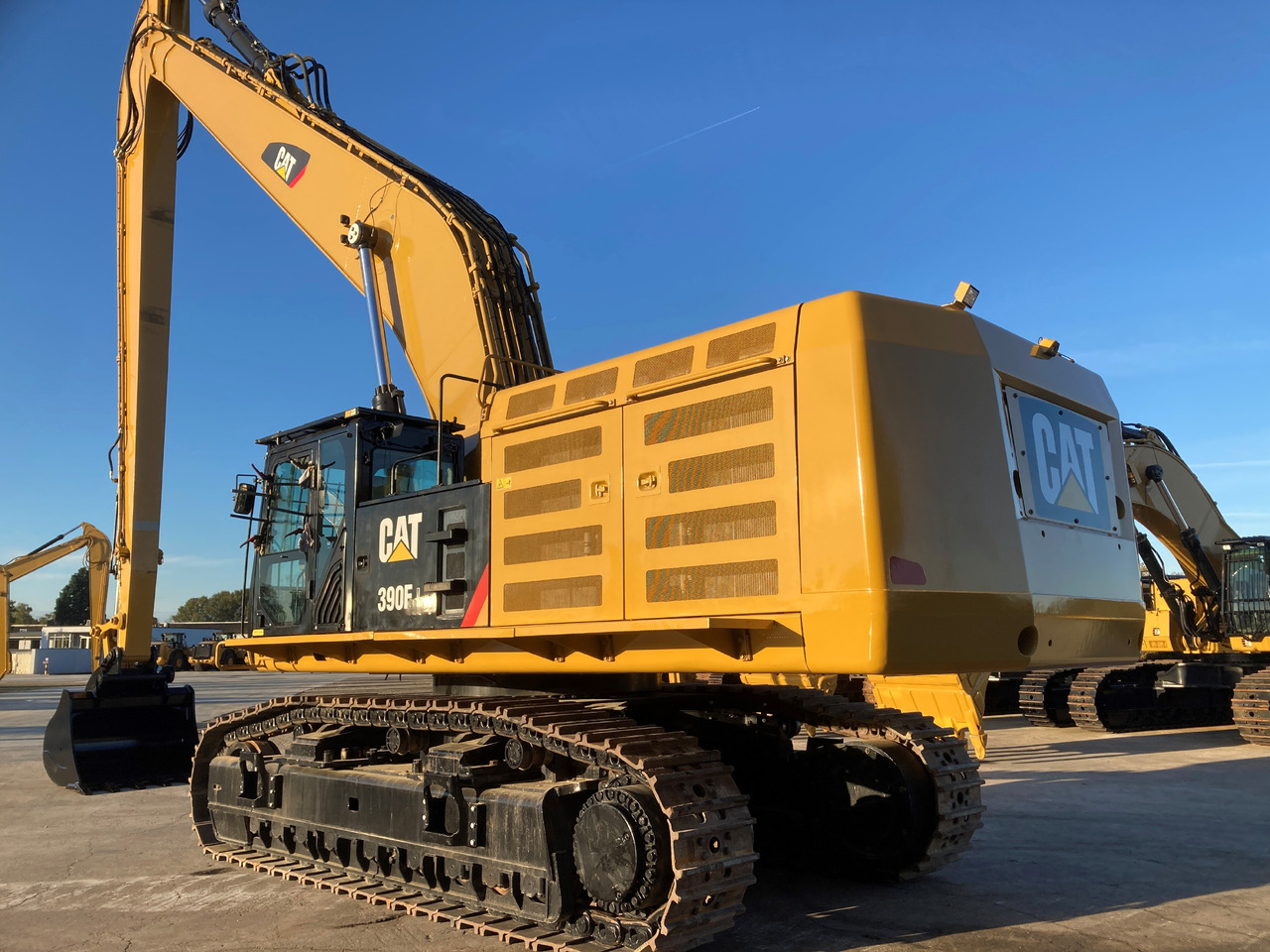 CATERPILLAR 390F Long Reach (coming in) - Excavadora de cadenas: foto 2 CATERPILLAR 390F Long Reach (coming in) - Excavadora de cadenas: foto 2