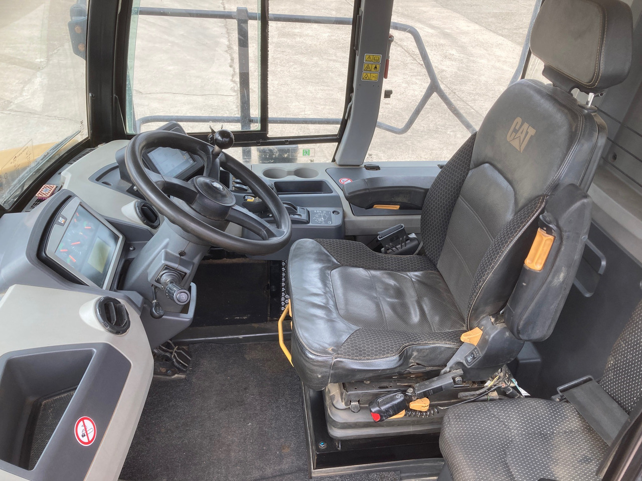 Dúmper articulado CATERPILLAR 745: foto 13