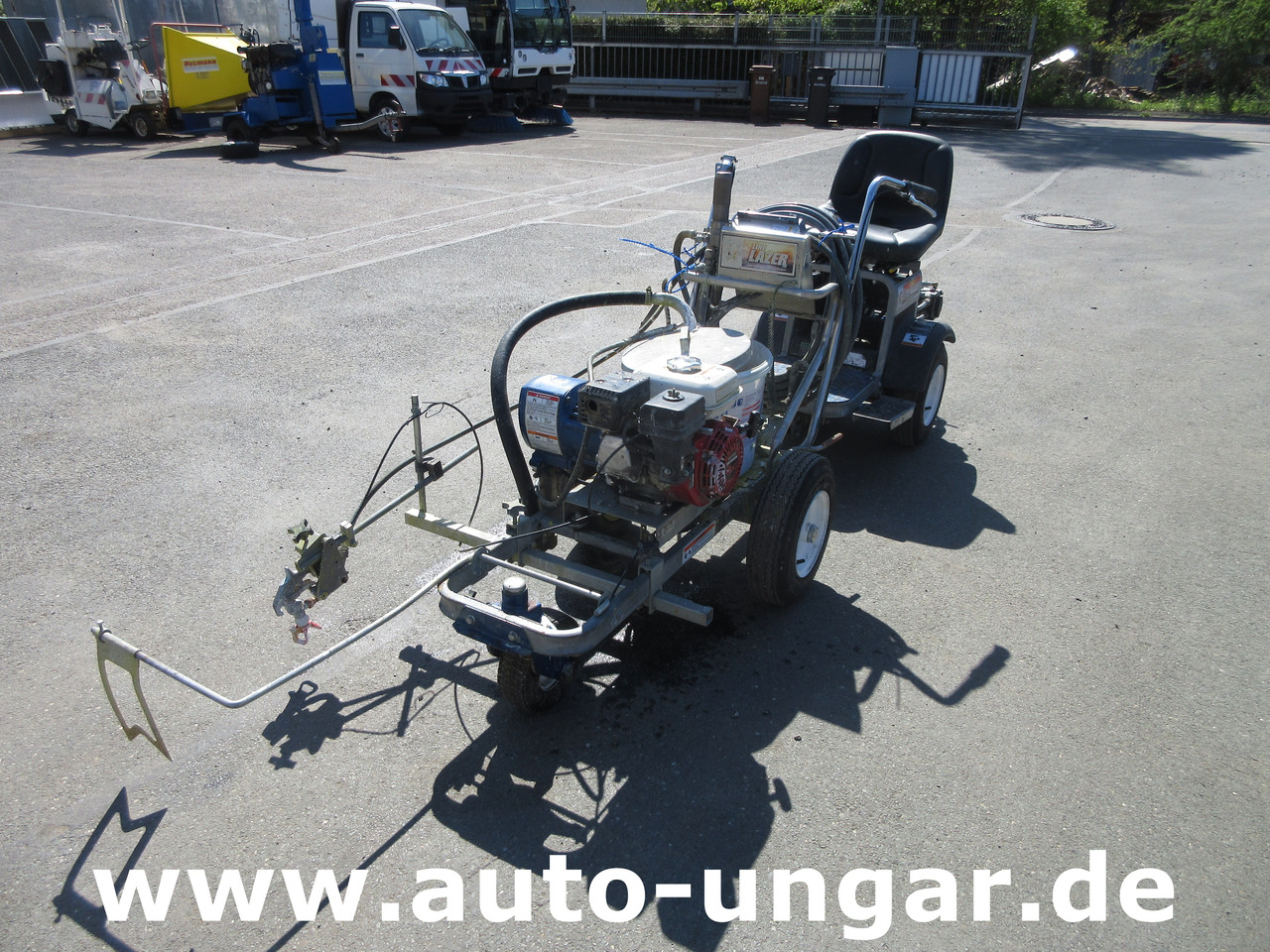 Graco LineLazer III 3900 Linedriver ride-on striper Roadmarking Straßenmarkierung - Construcción de carreteras: foto 2 Graco LineLazer III 3900 Linedriver ride-on striper Roadmarking Straßenmarkierung - Construcción de carreteras: foto 2