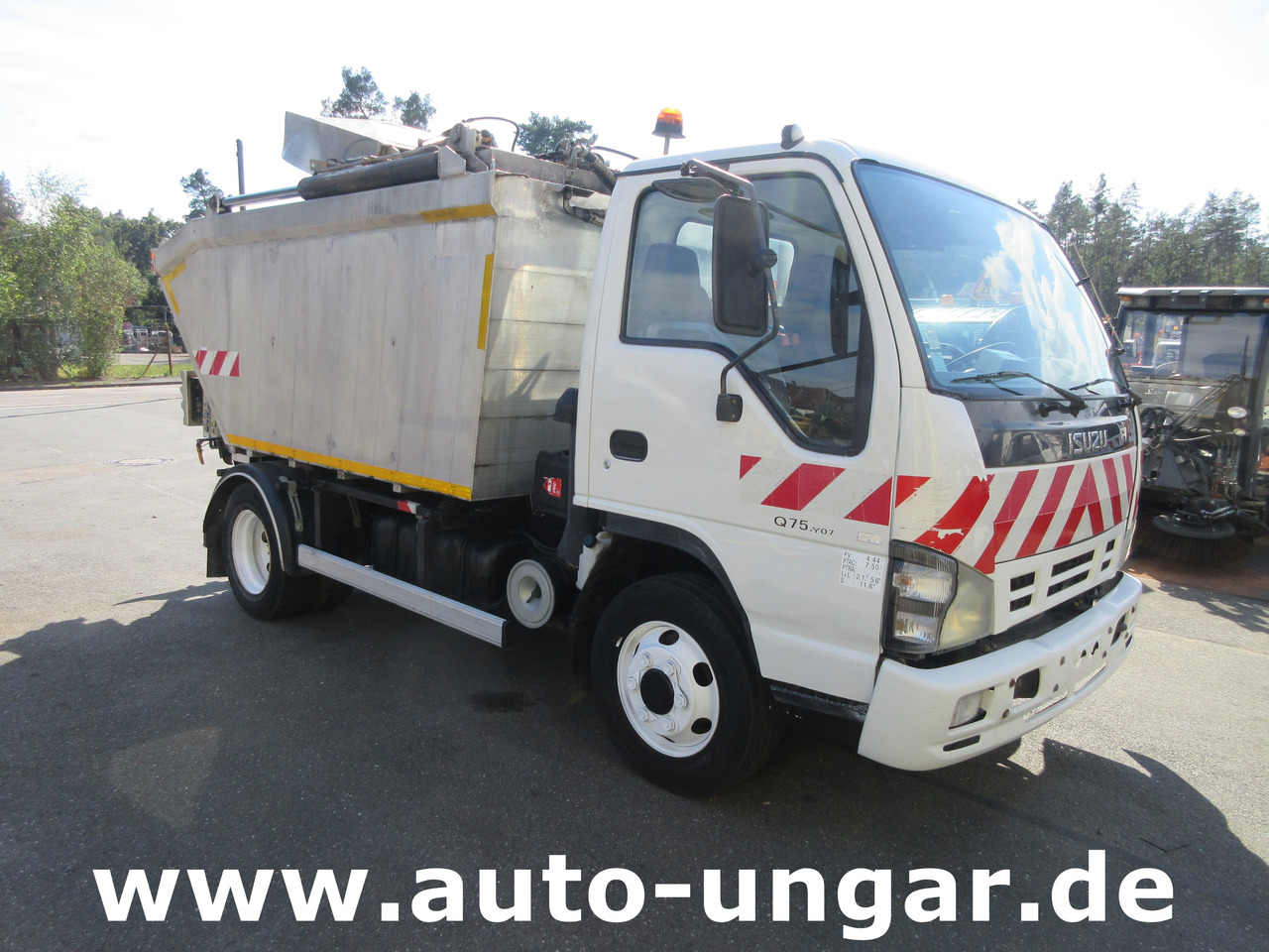 ISUZU NQR smoother NPR 75 Q75.Y07 Faun Müllwagen Euro 4 Kipper Lifter Presse - Camión de basura: foto 3 ISUZU NQR smoother NPR 75 Q75.Y07 Faun Müllwagen Euro 4 Kipper Lifter Presse - Camión de basura: foto 3