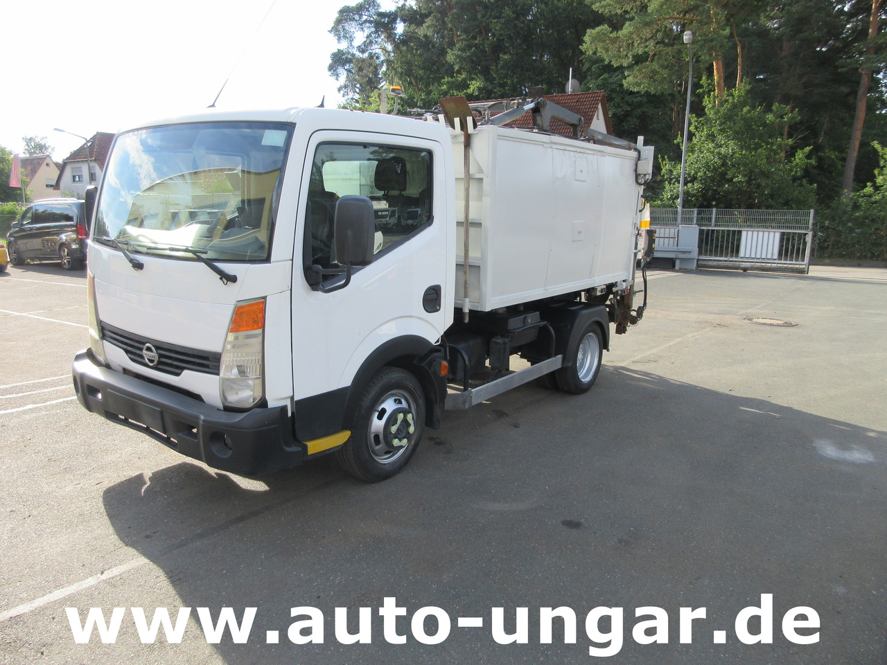 Nissan Cabstar 35.14 Mecagil Lebon Müllwagen BOM Garbage Truck 3.500kg - Camión de basura: foto 3 Nissan Cabstar 35.14 Mecagil Lebon Müllwagen BOM Garbage Truck 3.500kg - Camión de basura: foto 3