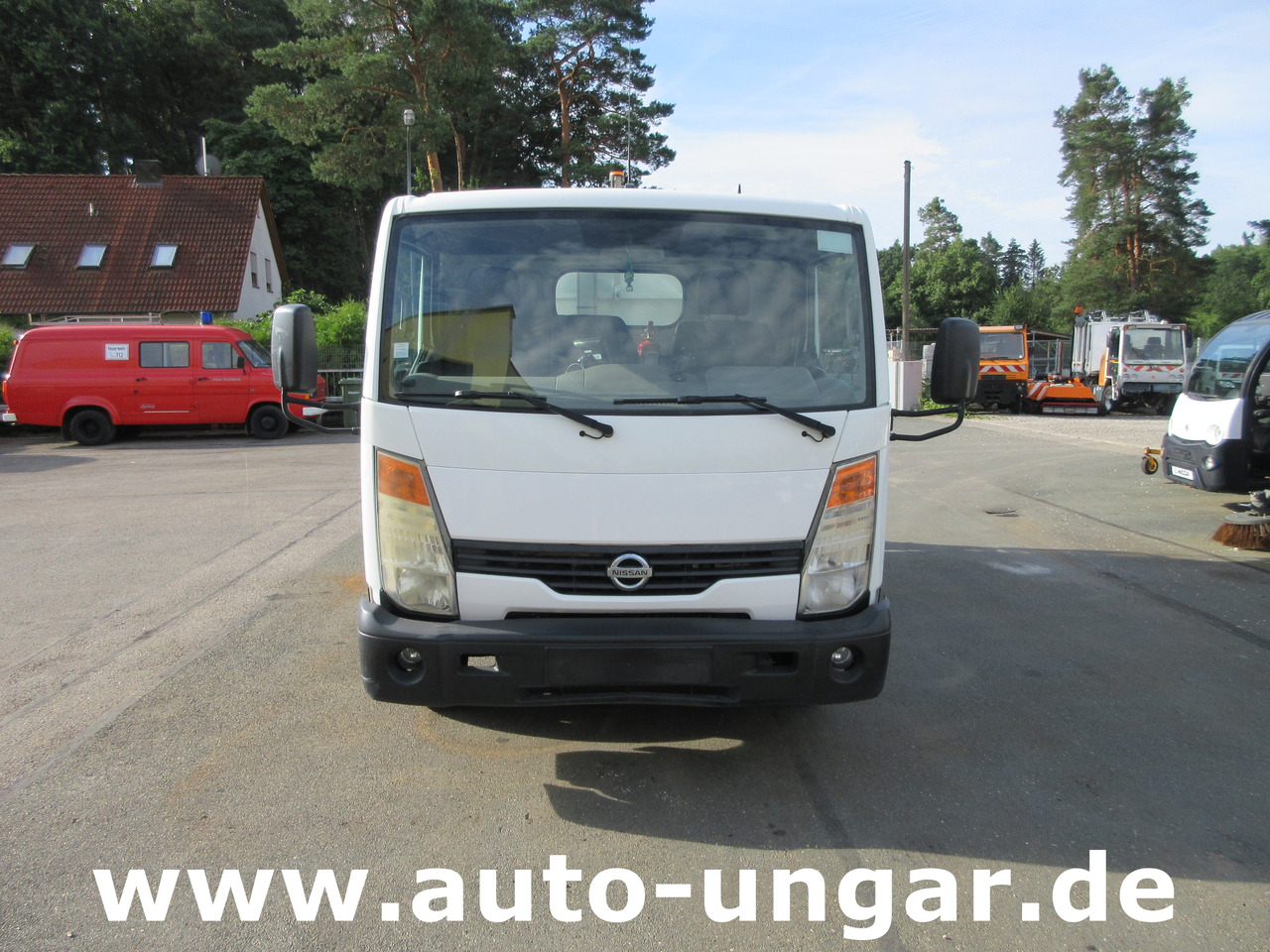 Nissan Cabstar 35.14 Mecagil Lebon Müllwagen BOM Garbage Truck 3.500kg - Camión de basura: foto 2 Nissan Cabstar 35.14 Mecagil Lebon Müllwagen BOM Garbage Truck 3.500kg - Camión de basura: foto 2