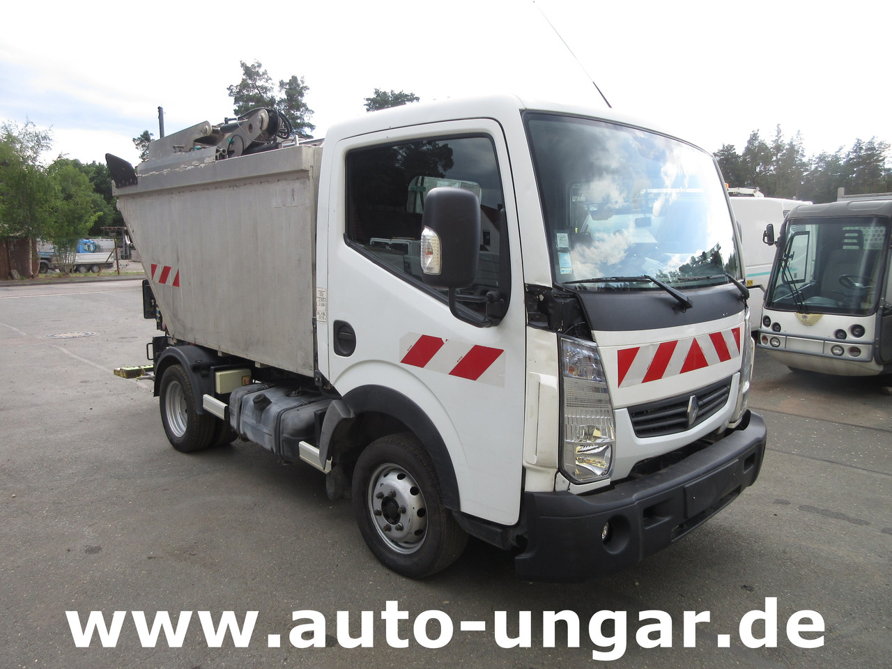 RENAULT Maxity 3.500kg Faun Provence Benne Müllwagen 5m³ Alumulde mit Presse - Camión de basura: foto 1 RENAULT Maxity 3.500kg Faun Provence Benne Müllwagen 5m³ Alumulde mit Presse - Camión de basura: foto 1