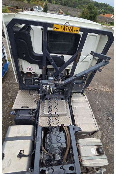 Tatra 6x6 hydr. 75/48t Phoenix 158/DAF (TRACTOR docs/kfz!) - Cabeza tractora: foto 4 Tatra 6x6 hydr. 75/48t Phoenix 158/DAF (TRACTOR docs/kfz!) - Cabeza tractora: foto 4