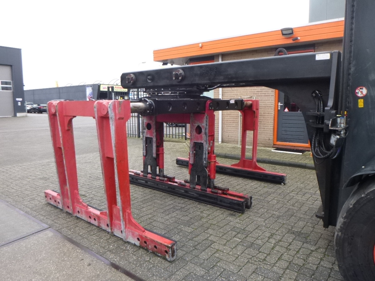 Carretilla elevadora diésel LINDE H140/1200-02: foto 10 Carretilla elevadora diésel LINDE H140/1200-02: foto 10