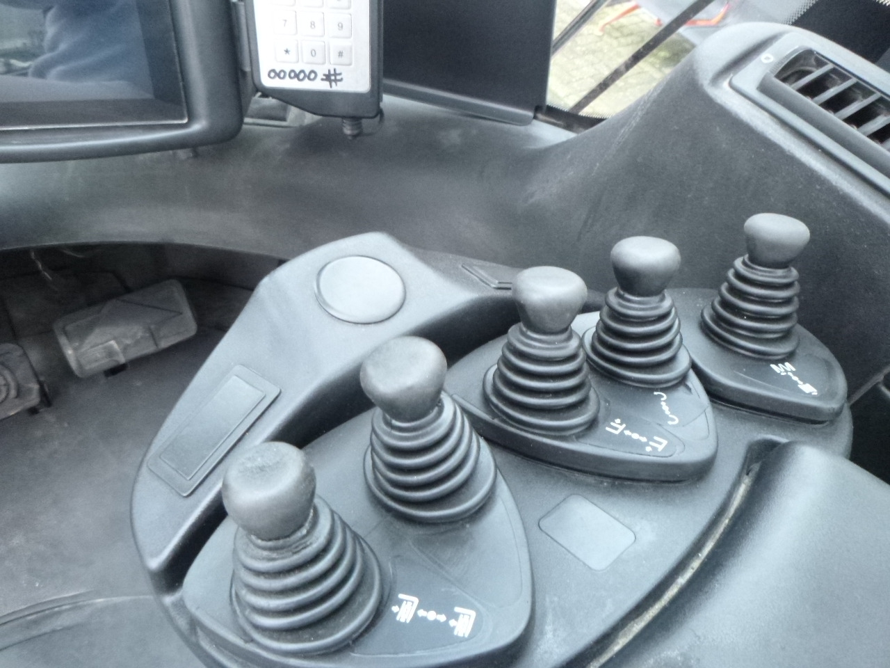 Carretilla elevadora diésel LINDE H140/1200-02: foto 30 Carretilla elevadora diésel LINDE H140/1200-02: foto 30