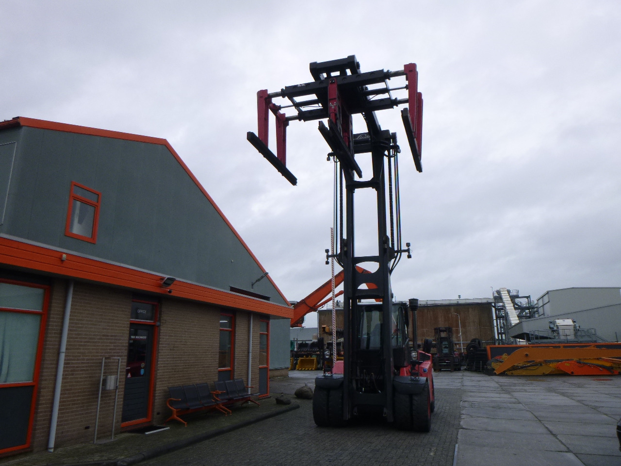 Carretilla elevadora diésel LINDE H140/1200-02: foto 33 Carretilla elevadora diésel LINDE H140/1200-02: foto 33