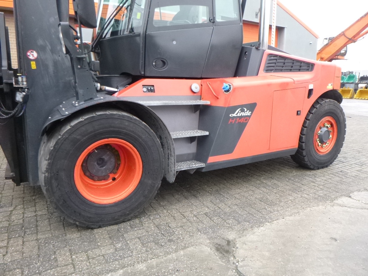 Carretilla elevadora diésel LINDE H140/1200-02: foto 17 Carretilla elevadora diésel LINDE H140/1200-02: foto 17