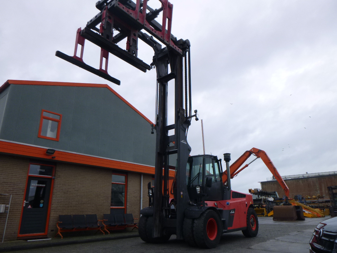 Carretilla elevadora diésel LINDE H140/1200-02: foto 34 Carretilla elevadora diésel LINDE H140/1200-02: foto 34