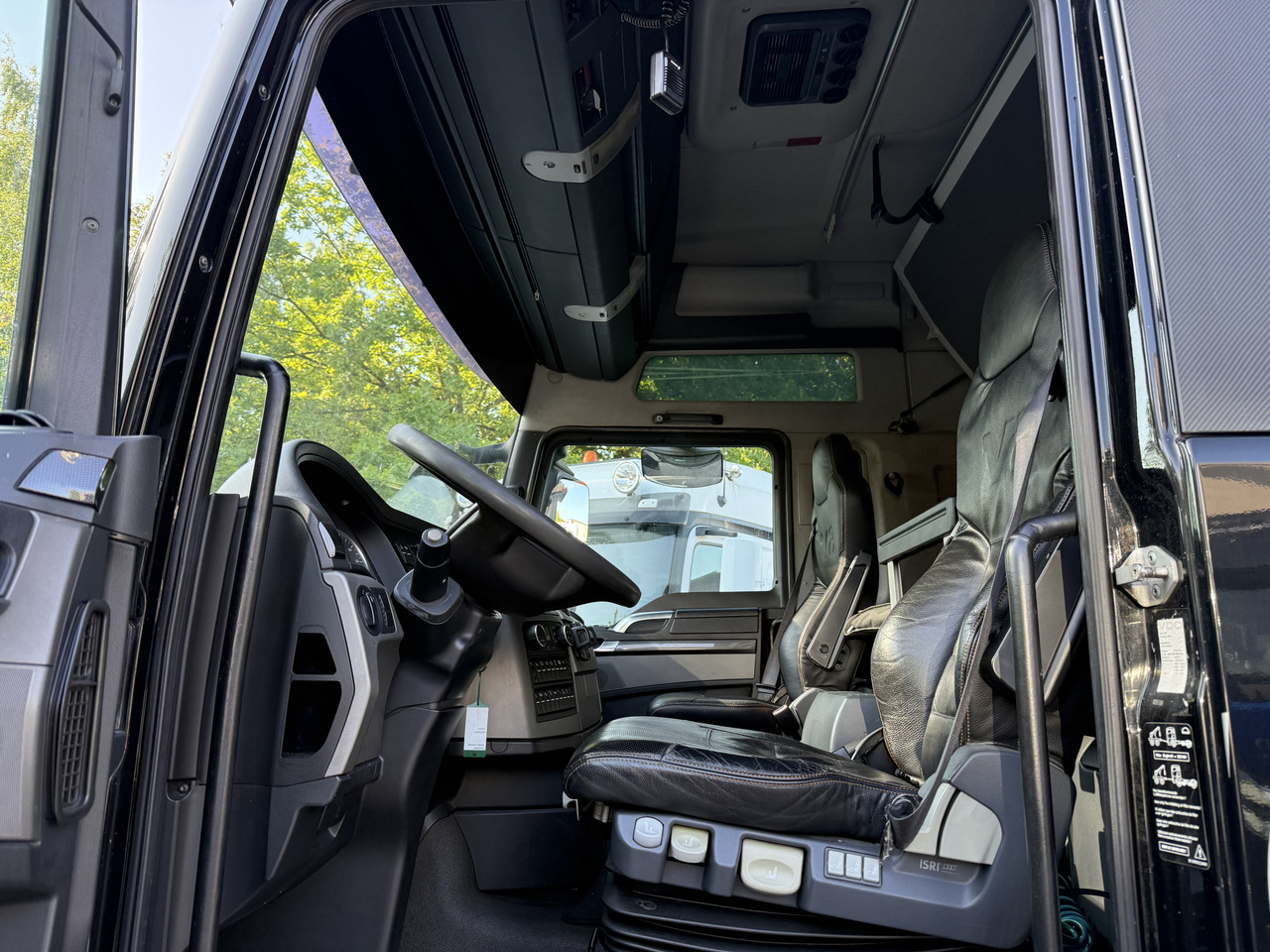 MAN TGX 18.680 4X2 BLS V8 - Cabeza tractora: foto 5 MAN TGX 18.680 4X2 BLS V8 - Cabeza tractora: foto 5