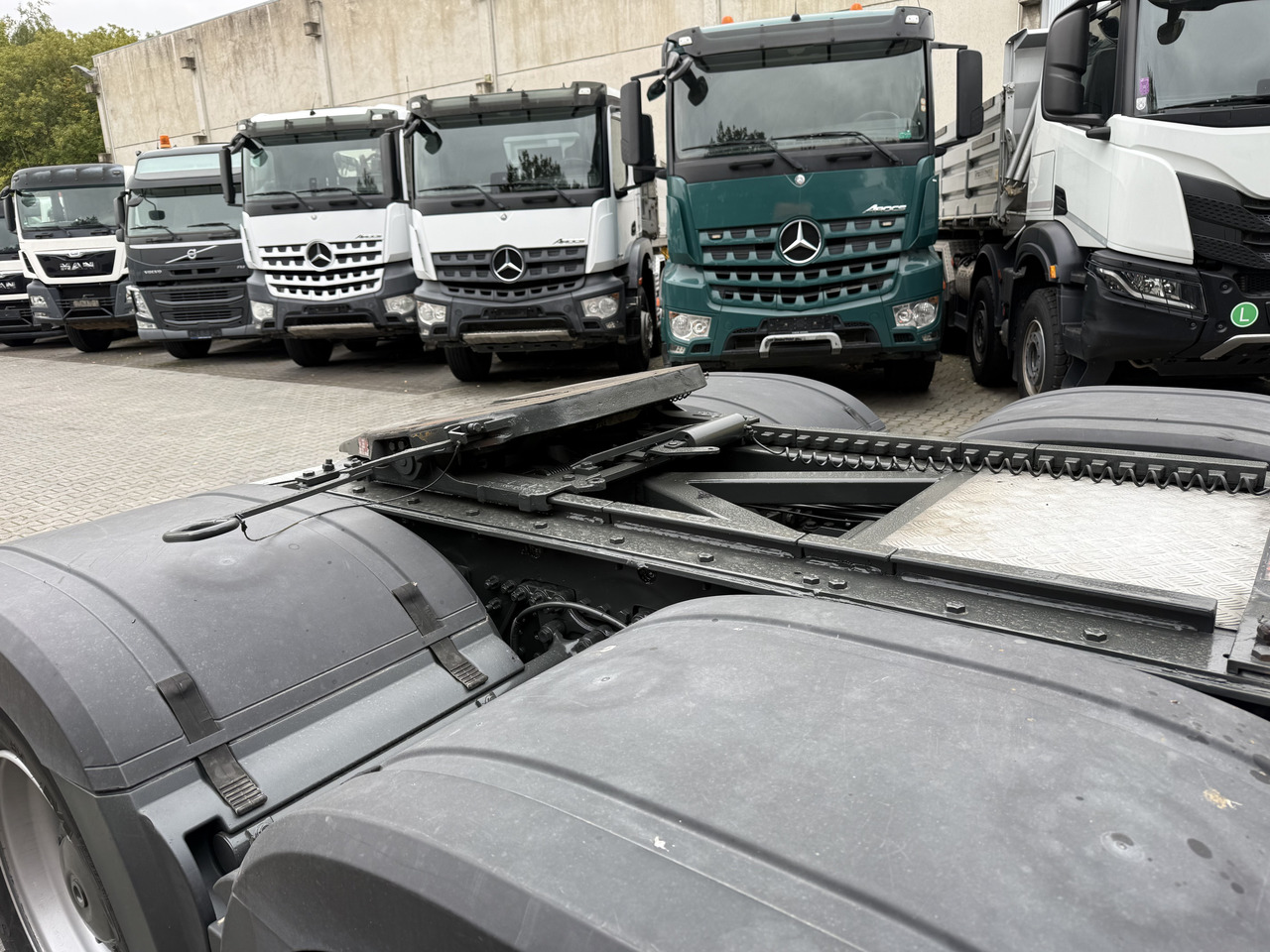 Cabeza tractora Mercedes-Benz Arocs 2648 LS 6X4 Kran Hiab X-HiPro 302: foto 15