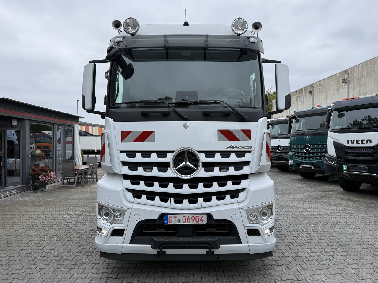 Cabeza tractora Mercedes-Benz Arocs 2648 LS 6X4 Kran Hiab X-HiPro 302: foto 10