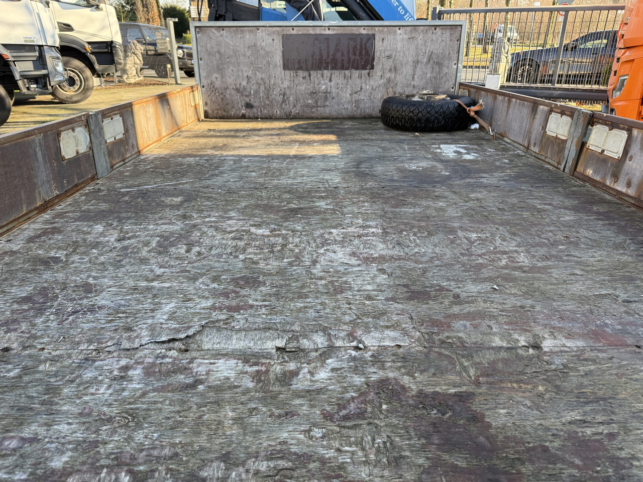 Iveco Daily 70C17 HMF 635 Kran bis 11 Meter - Camión grúa, Furgoneta caja abierta: foto 2 Iveco Daily 70C17 HMF 635 Kran bis 11 Meter - Camión grúa, Furgoneta caja abierta: foto 2