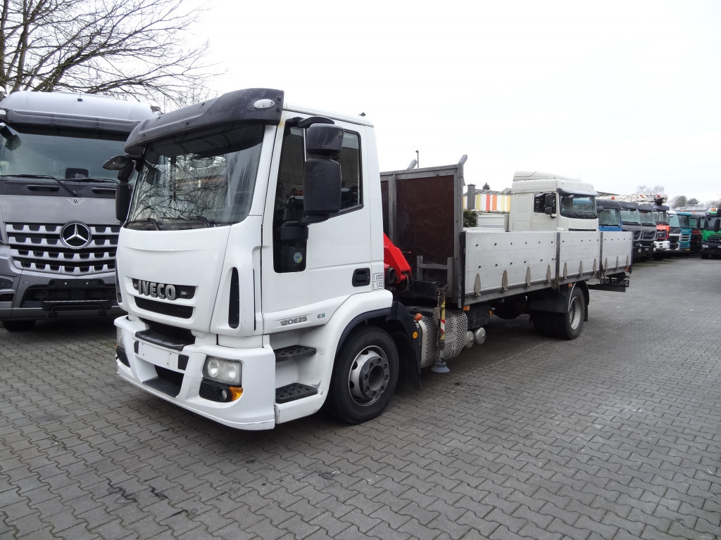 Iveco EuroCargo 120E25 Fassi F38 - Camión caja abierta, Camión grúa: foto 1 Iveco EuroCargo 120E25 Fassi F38 - Camión caja abierta, Camión grúa: foto 1