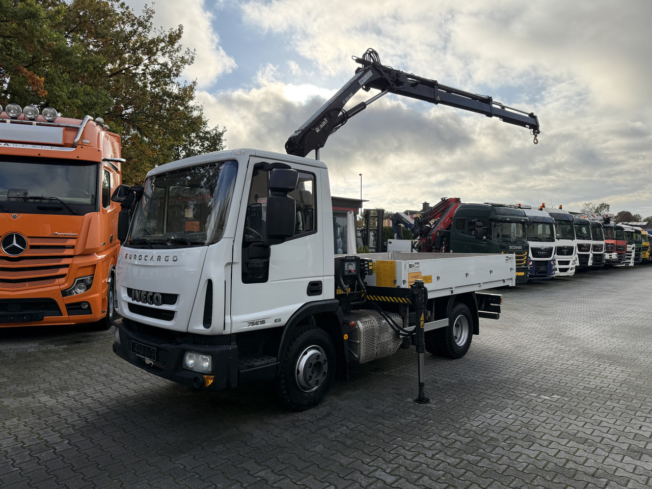 Iveco EuroCargo 75E16 Kran Hiab 055-2 - Camión grúa, Camión caja abierta: foto 1 Iveco EuroCargo 75E16 Kran Hiab 055-2 - Camión grúa, Camión caja abierta: foto 1