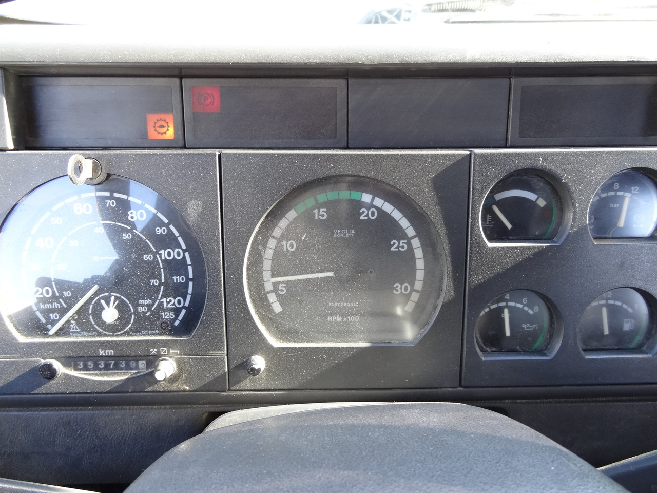 Iveco EuroTrakker 260E31 6X4 Palfinger 36002 - Camión grúa, Camión caja abierta: foto 2 Iveco EuroTrakker 260E31 6X4 Palfinger 36002 - Camión grúa, Camión caja abierta: foto 2