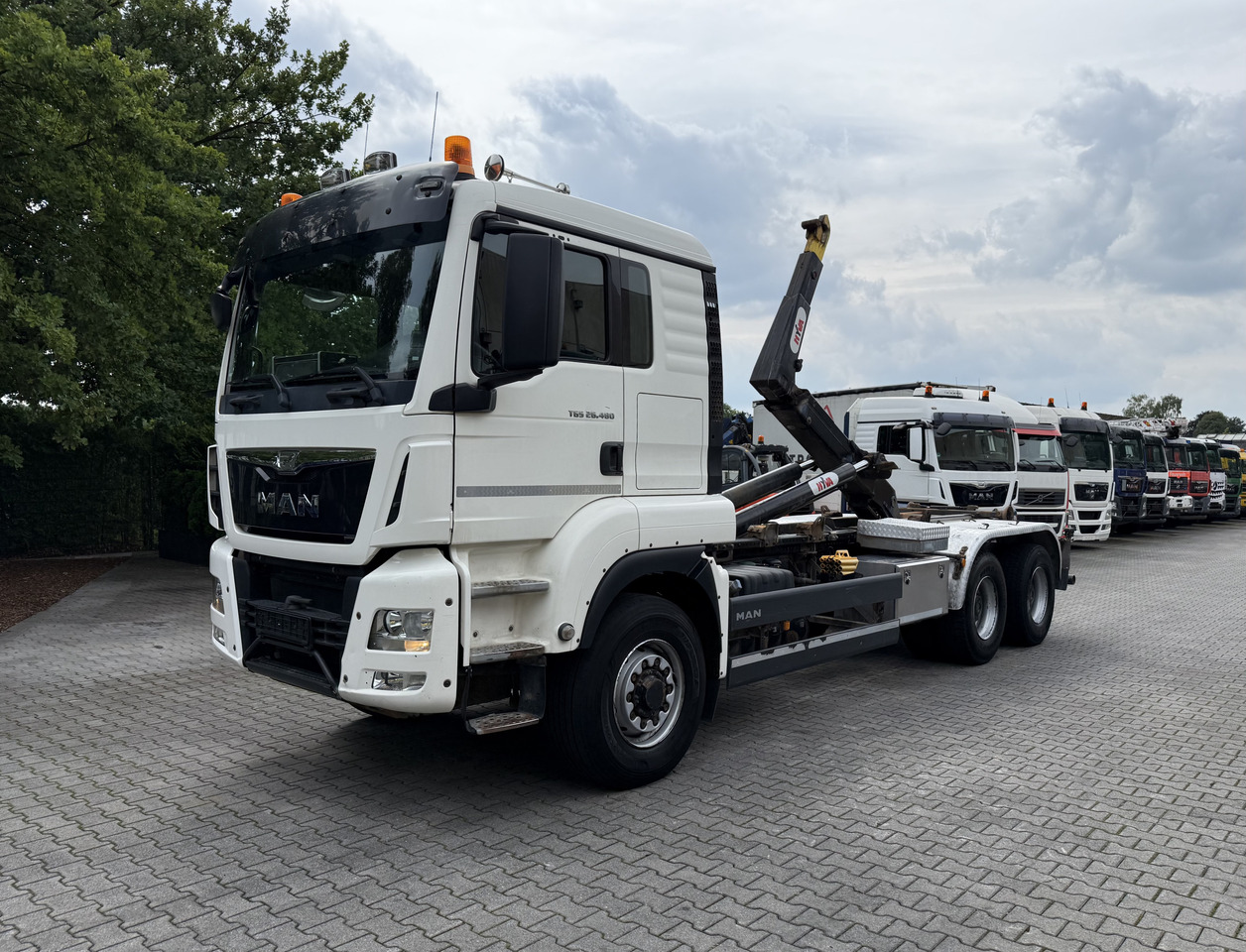 MAN TGS 26.480 6X6H Haken - Camión multibasculante: foto 1 MAN TGS 26.480 6X6H Haken - Camión multibasculante: foto 1