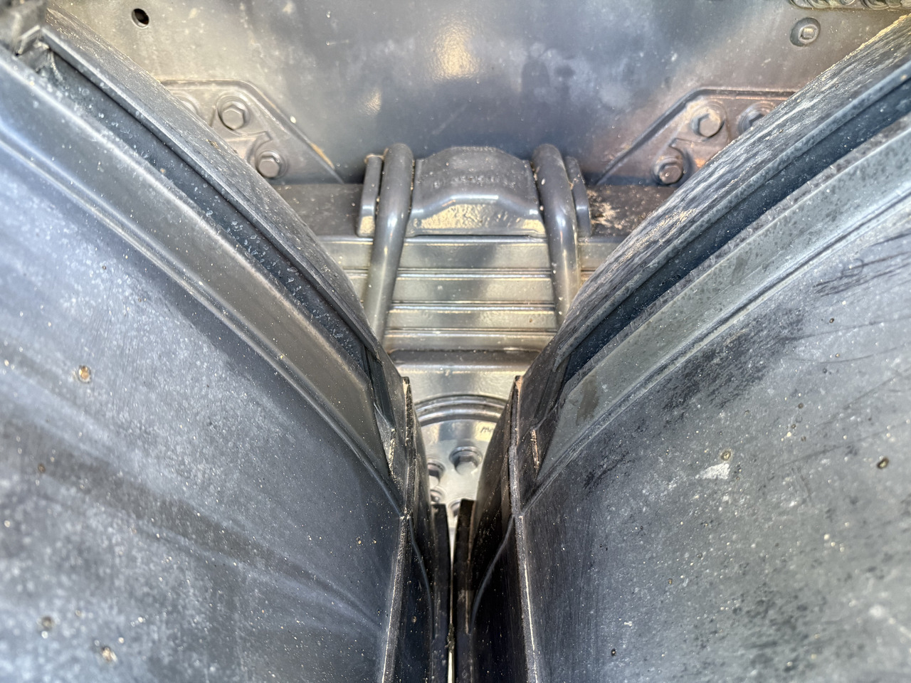 MAN TGS 41.500 8X6 BB Meiller - Camión volquete: foto 3 MAN TGS 41.500 8X6 BB Meiller - Camión volquete: foto 3