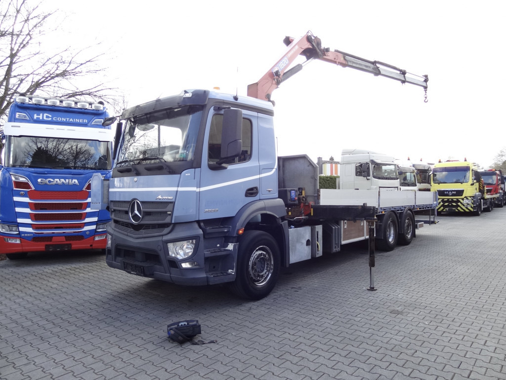 Mercedes-Benz Actros 2533 6X2 HMF 1820 Langmaterial - Camión caja abierta, Camión grúa: foto 1 Mercedes-Benz Actros 2533 6X2 HMF 1820 Langmaterial - Camión caja abierta, Camión grúa: foto 1
