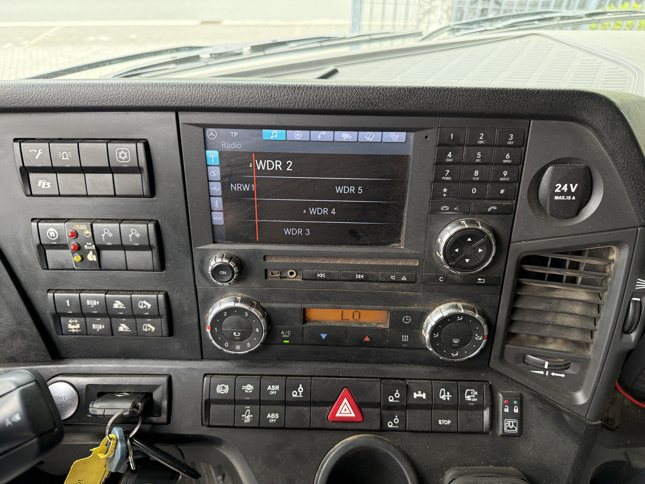 Camión multibasculante, Camión grúa Mercedes-Benz Arocs 3251 8X4 Haken mit Kran HMF 2620 K5: foto 6 Camión multibasculante, Camión grúa Mercedes-Benz Arocs 3251 8X4 Haken mit Kran HMF 2620 K5: foto 6