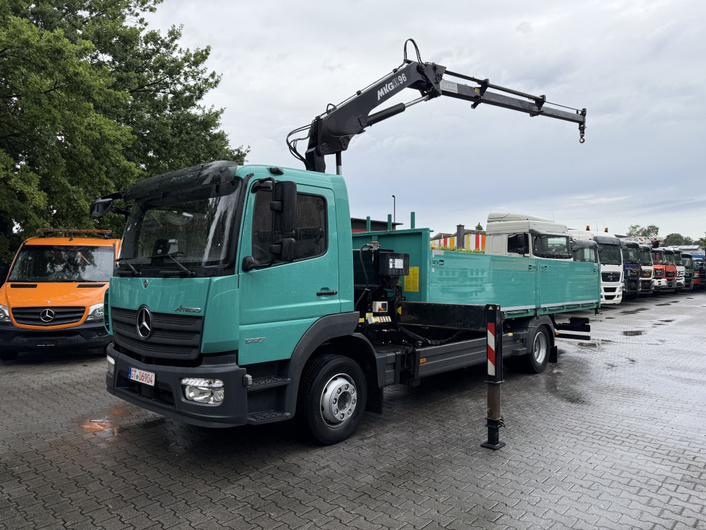 Mercedes-Benz Atego 1227 Kran MKG 96 - Camión caja abierta, Camión grúa: foto 1 Mercedes-Benz Atego 1227 Kran MKG 96 - Camión caja abierta, Camión grúa: foto 1