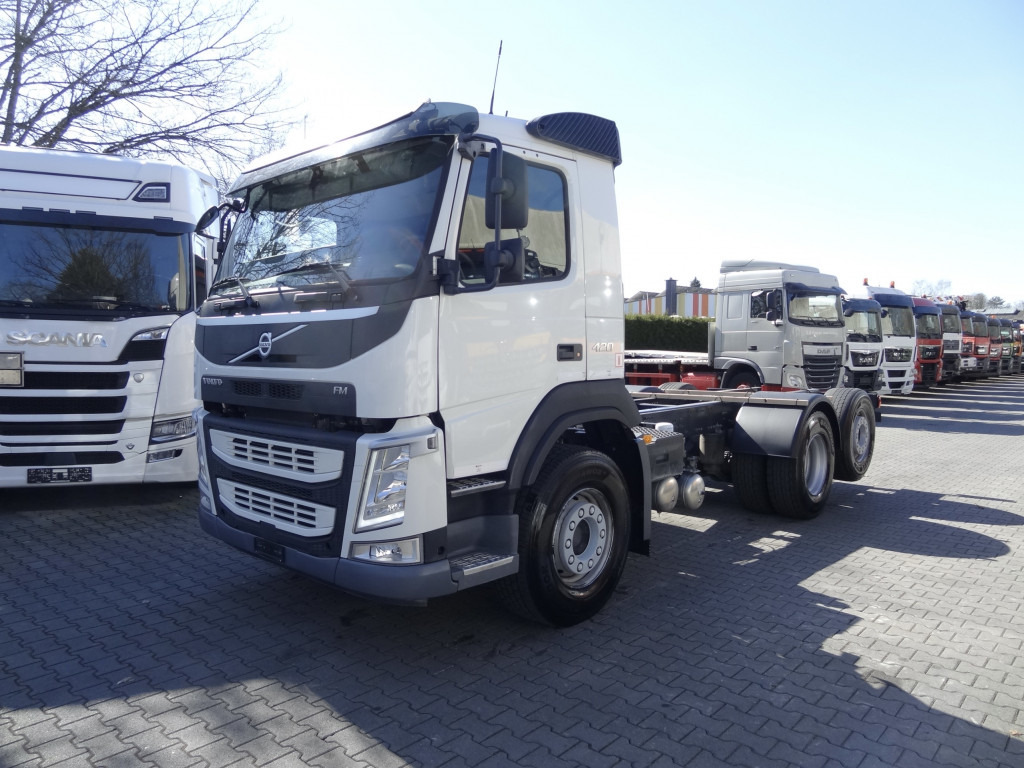 Volvo FM 420 6X2*4 - Camión chasis: foto 1 Volvo FM 420 6X2*4 - Camión chasis: foto 1